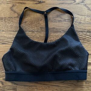 Koral Black Textured Sports Bra. Sz M